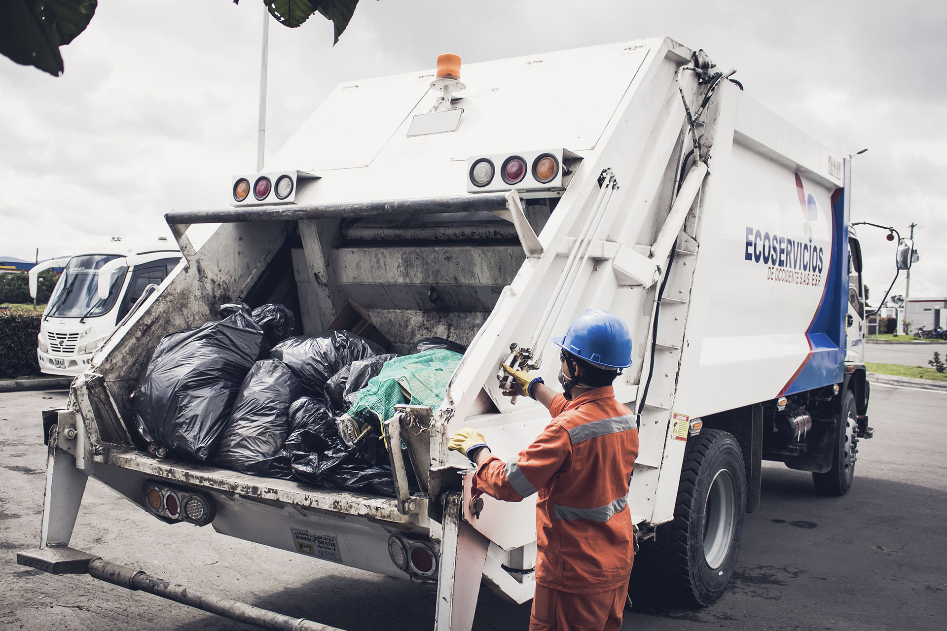 servicio-publico-ecoservicios-residuos-aseo-2